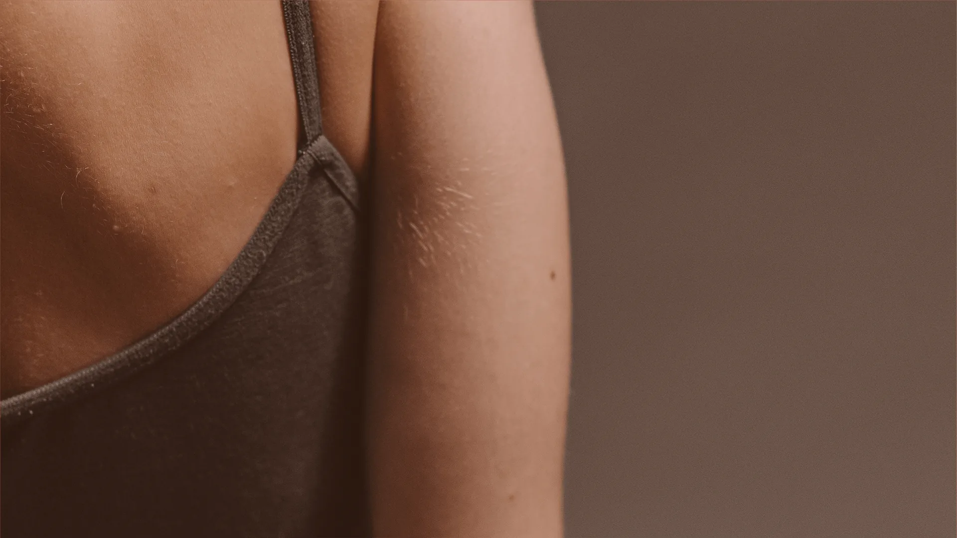 Close-up of natural skin representing flexible payment plans for Natalia Mejia's paramedical tattoo treatments